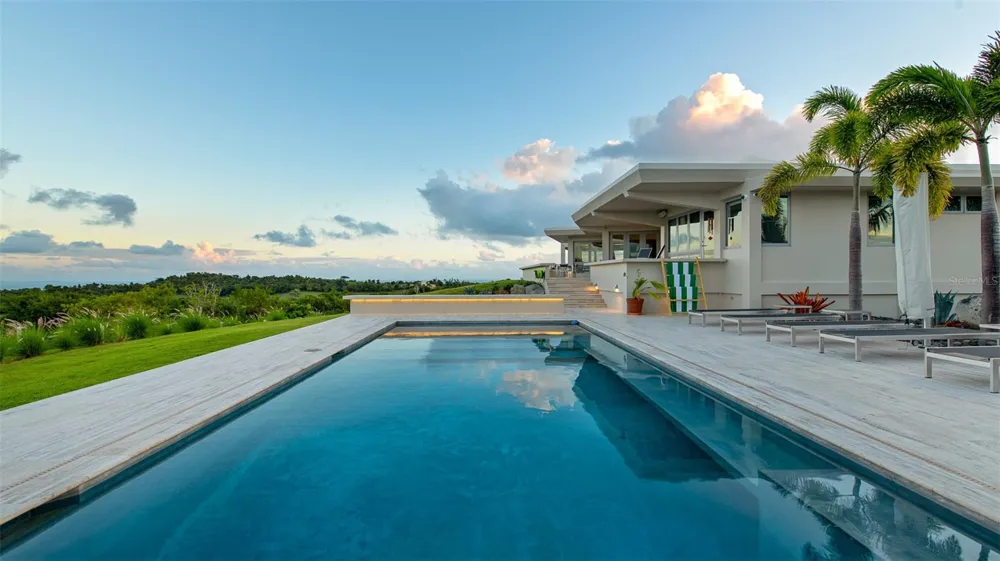 A/B CASA LIMONES Vieques, PR 00765