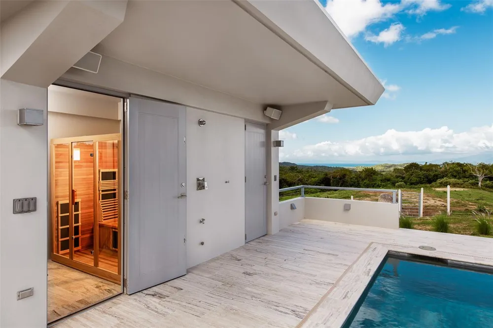 A/B CASA LIMONES Vieques, PR 00765