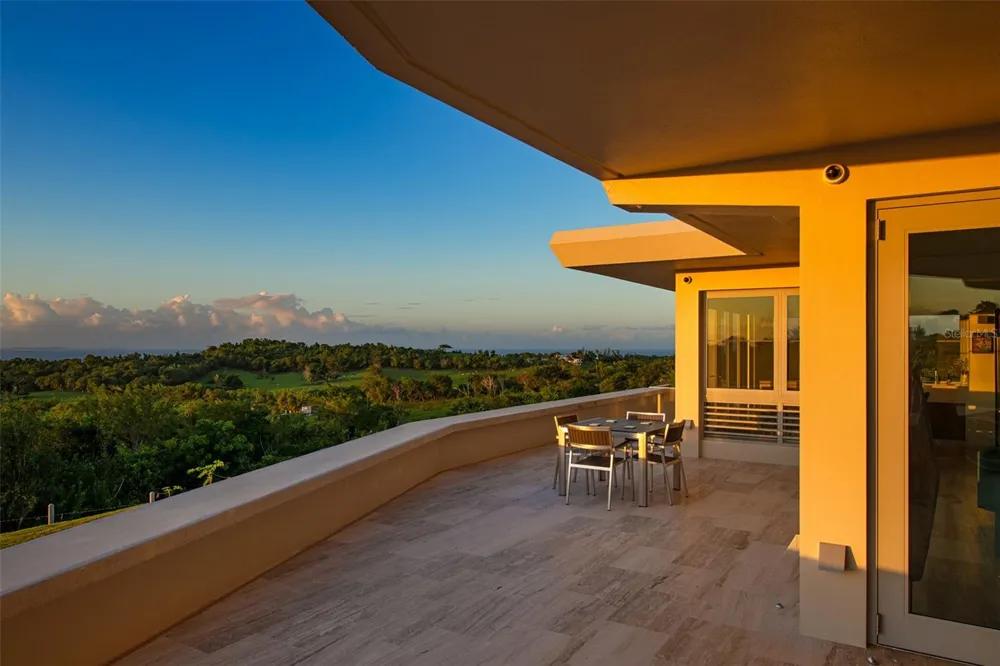 A/B CASA LIMONES Vieques, PR 00765