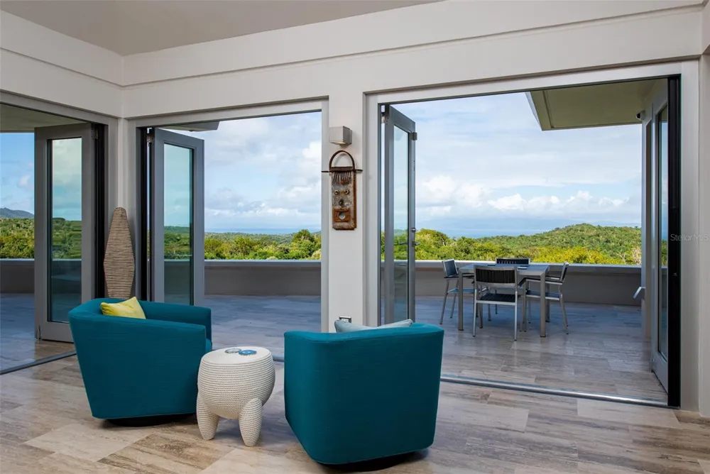 A/B CASA LIMONES Vieques, PR 00765
