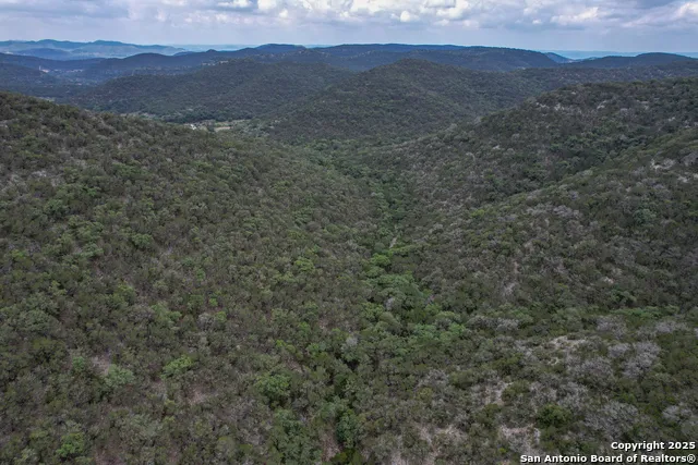 824 S Pinon Loop Camp Wood, TX 78833