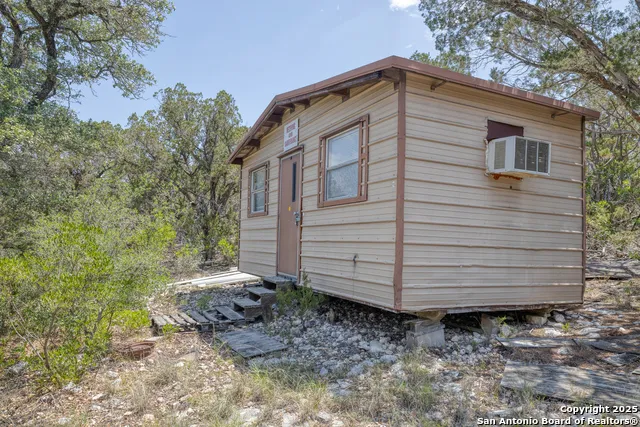 824 S Pinon Loop Camp Wood, TX 78833