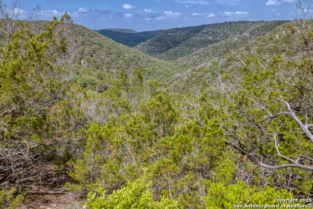 824 S Pinon Loop Camp Wood, TX 78833