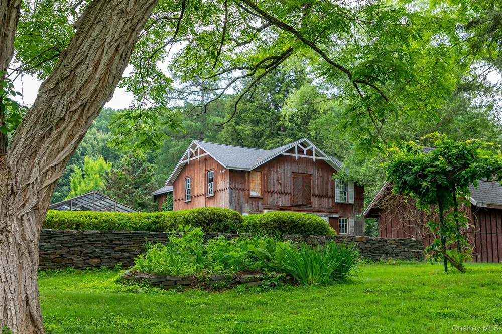 202 Buckwheat Bridge Germantown, NY 12526