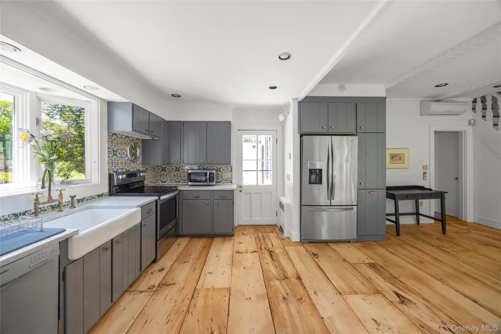 202 Buckwheat Bridge Germantown, NY 12526