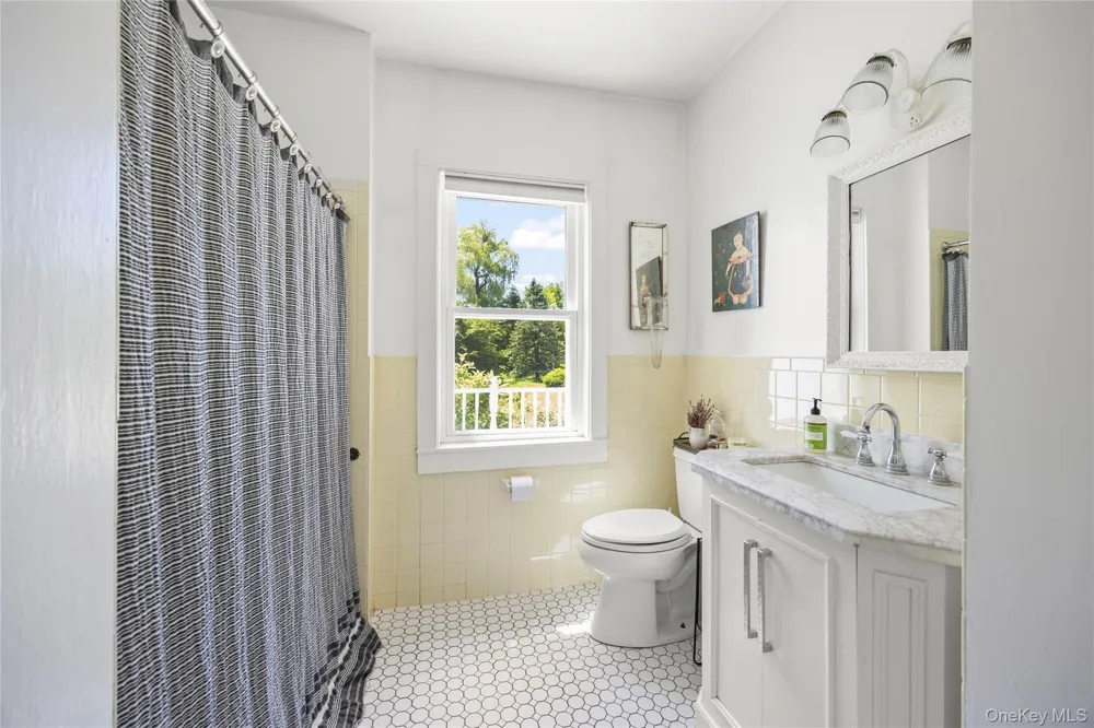 202 Buckwheat Bridge Germantown, NY 12526
