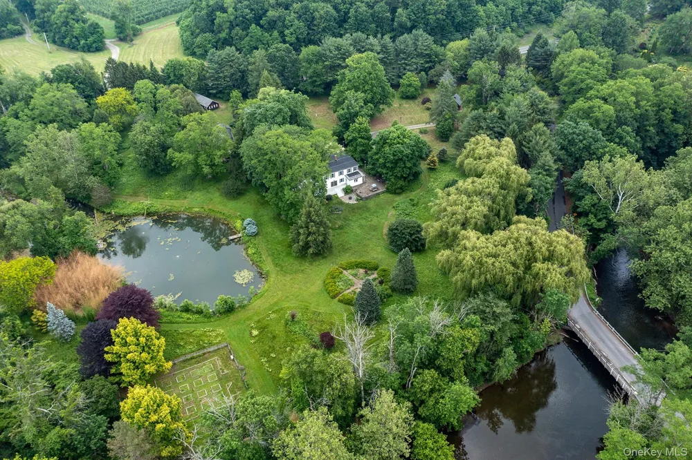 202 Buckwheat Bridge Germantown, NY 12526