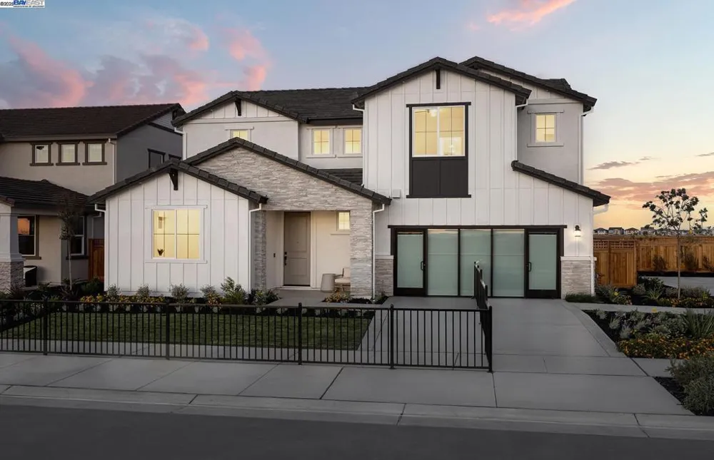 17184 Coral Tree Lane Lathrop, CA 95330