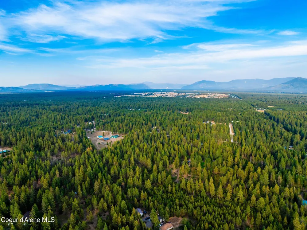 2609 W SEASONS ROAD Athol, ID 83801