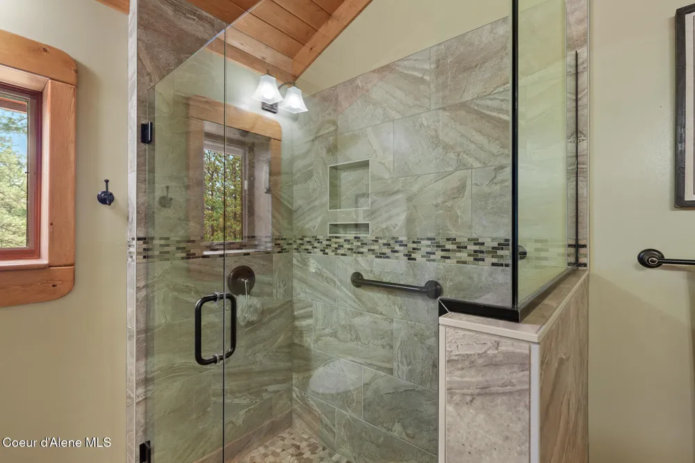 2609 W SEASONS ROAD Athol, ID 83801