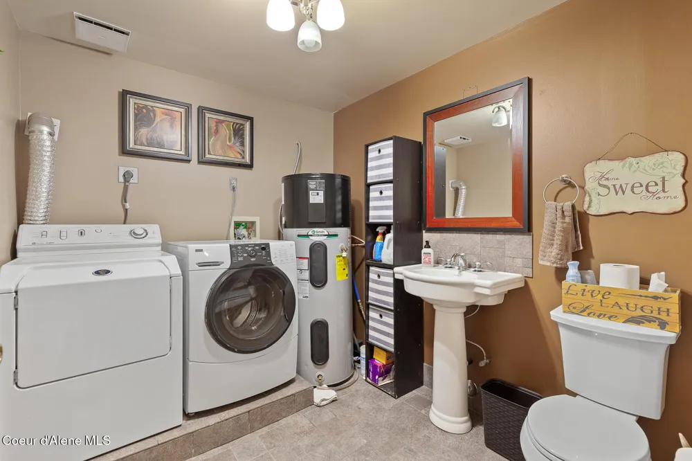 2609 W SEASONS ROAD Athol, ID 83801