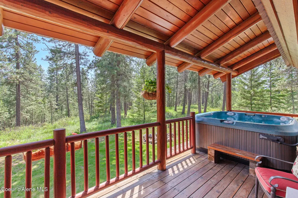 2609 W SEASONS ROAD Athol, ID 83801