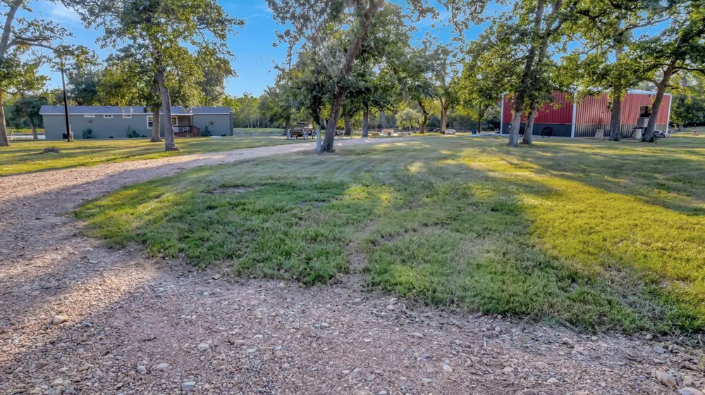 2698 County Road 284 Edna, TX 77957
