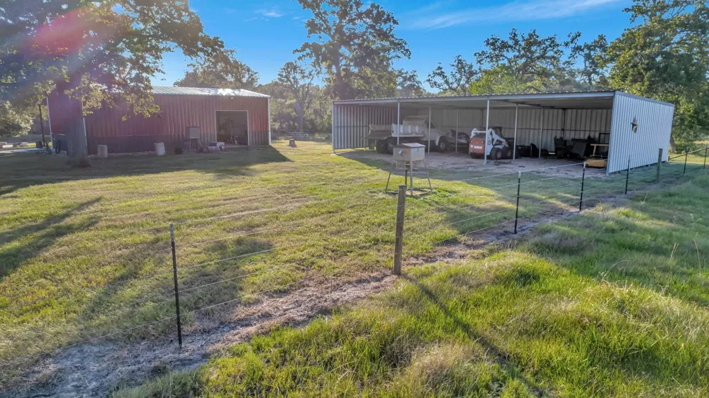 2698 County Road 284 Edna, TX 77957