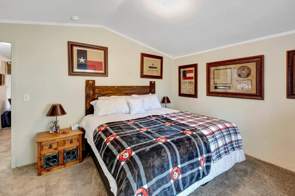 2698 County Road 284 Edna, TX 77957