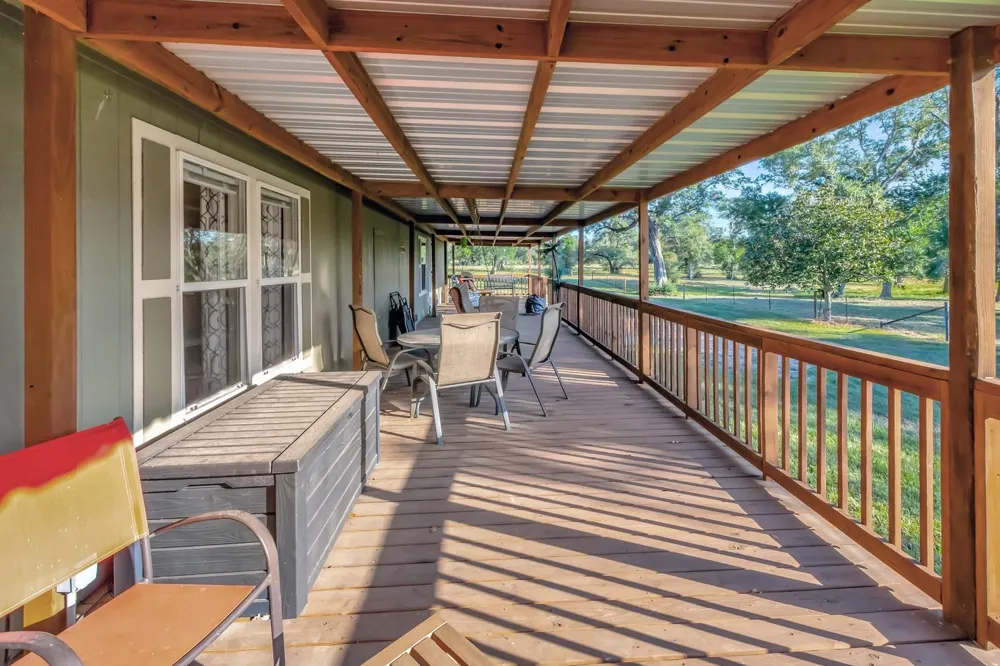 2698 County Road 284 Edna, TX 77957