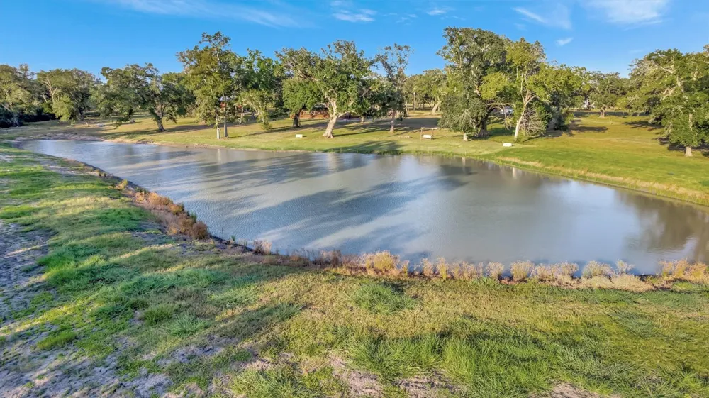 2698 County Road 284 Edna, TX 77957