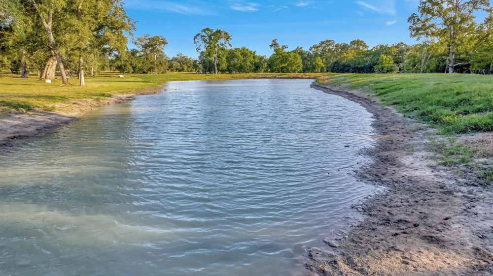 2698 County Road 284 Edna, TX 77957