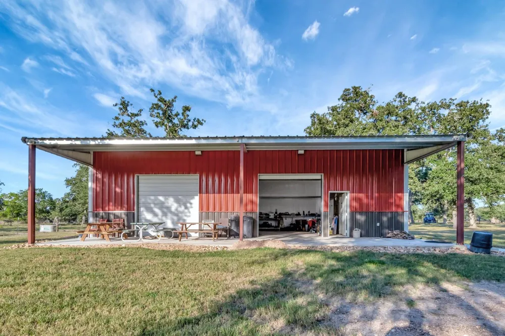 2698 County Road 284 Edna, TX 77957