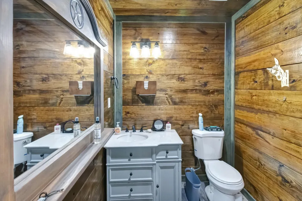 2698 County Road 284 Edna, TX 77957