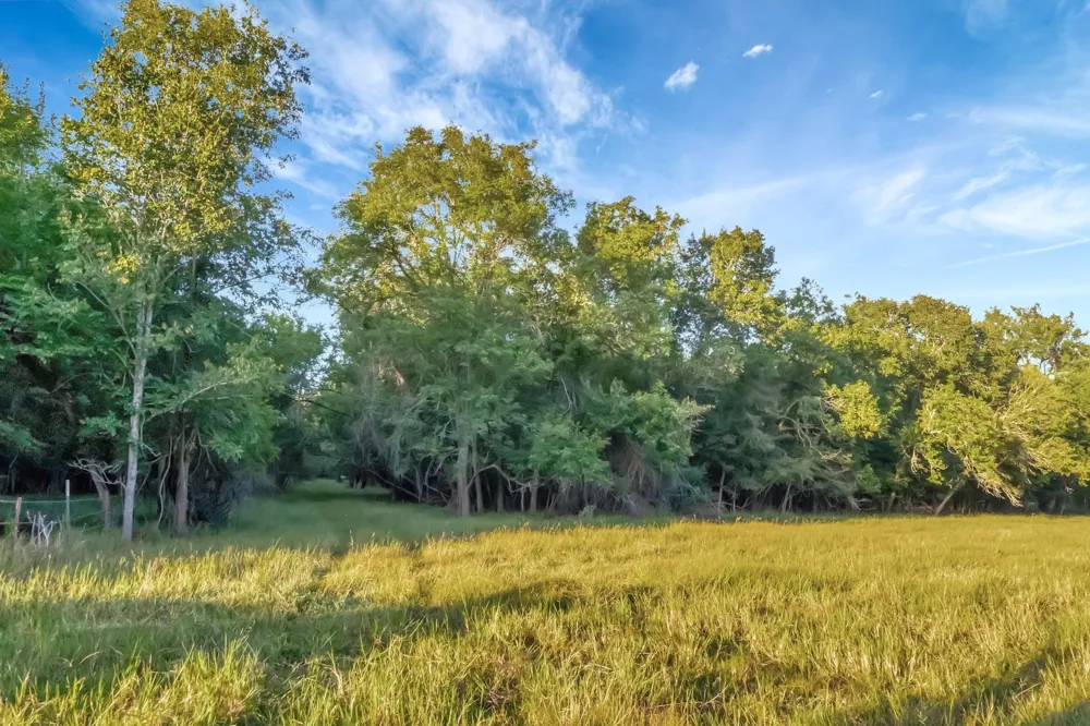 2698 County Road 284 Edna, TX 77957