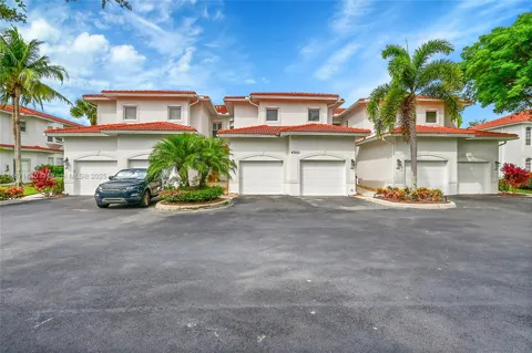 4700 YACHT HARBOR DR #612