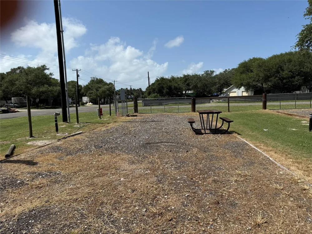 624 Hood Street Rockport, TX 78382