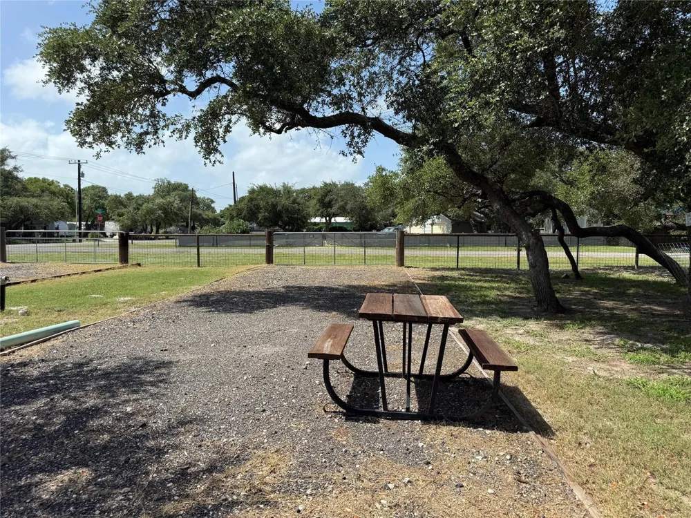 624 Hood Street Rockport, TX 78382