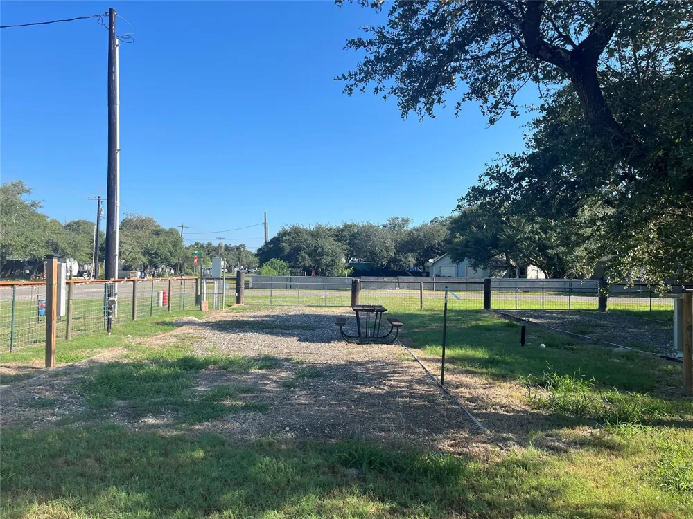 624 Hood Street Rockport, TX 78382