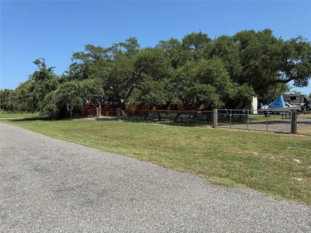 624 Hood Street Rockport, TX 78382