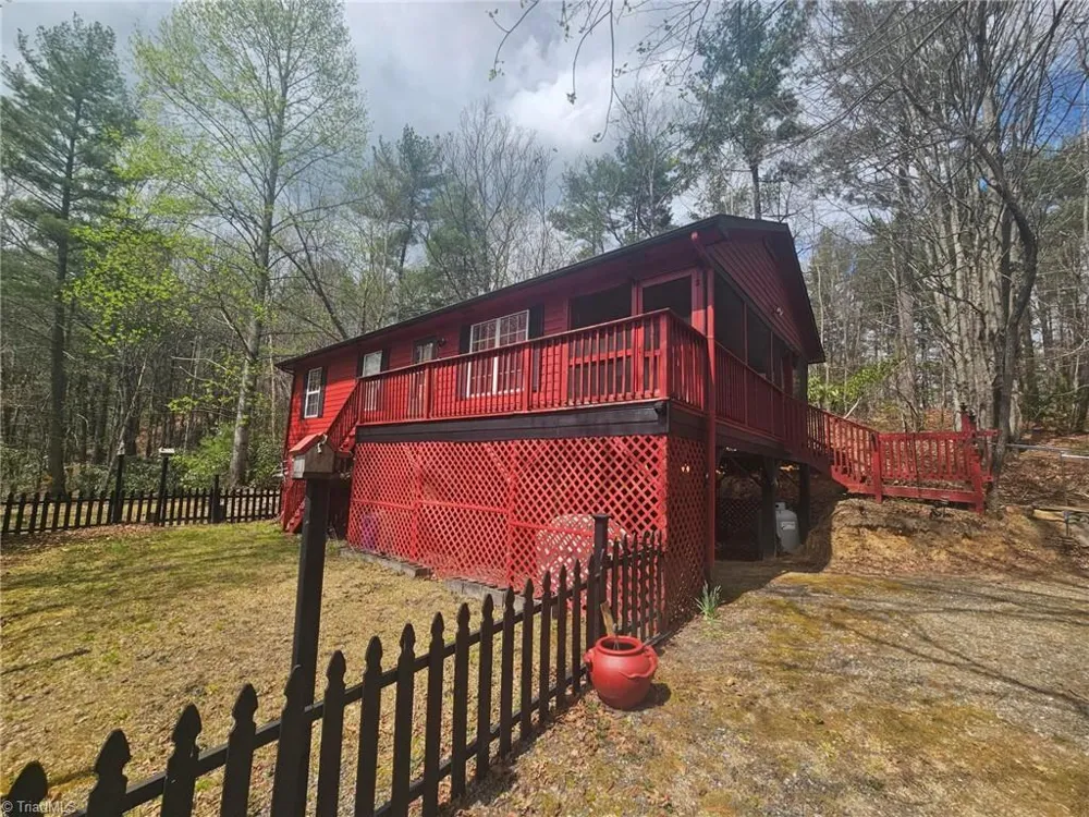 582 Deer Crossing Lane Lenoir, NC 28645
