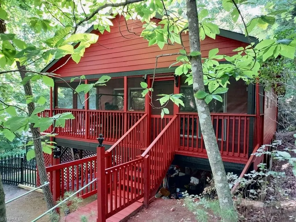 582 Deer Crossing Lane Lenoir, NC 28645