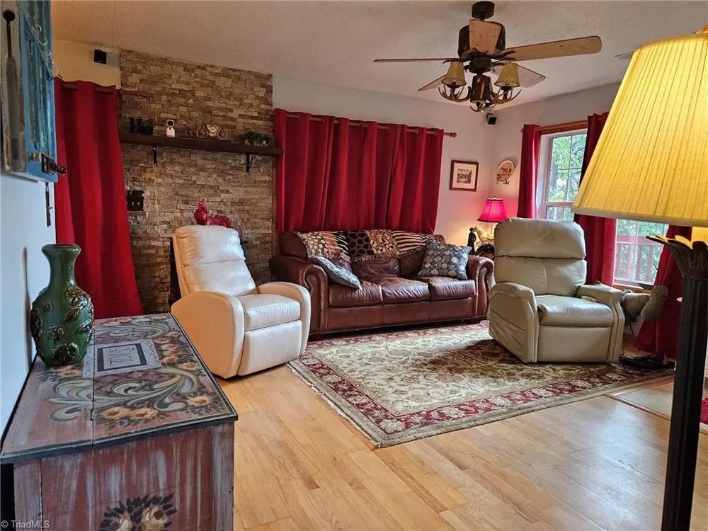 582 Deer Crossing Lane Lenoir, NC 28645