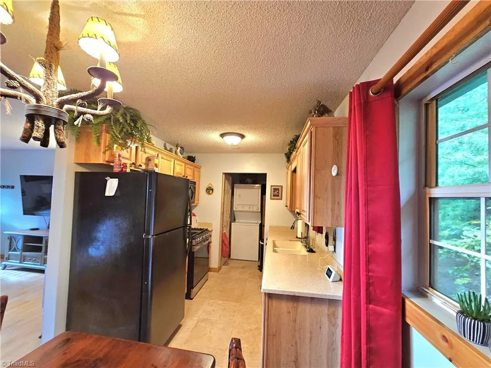 582 Deer Crossing Lane Lenoir, NC 28645