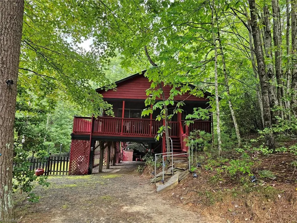 582 Deer Crossing Lane Lenoir, NC 28645