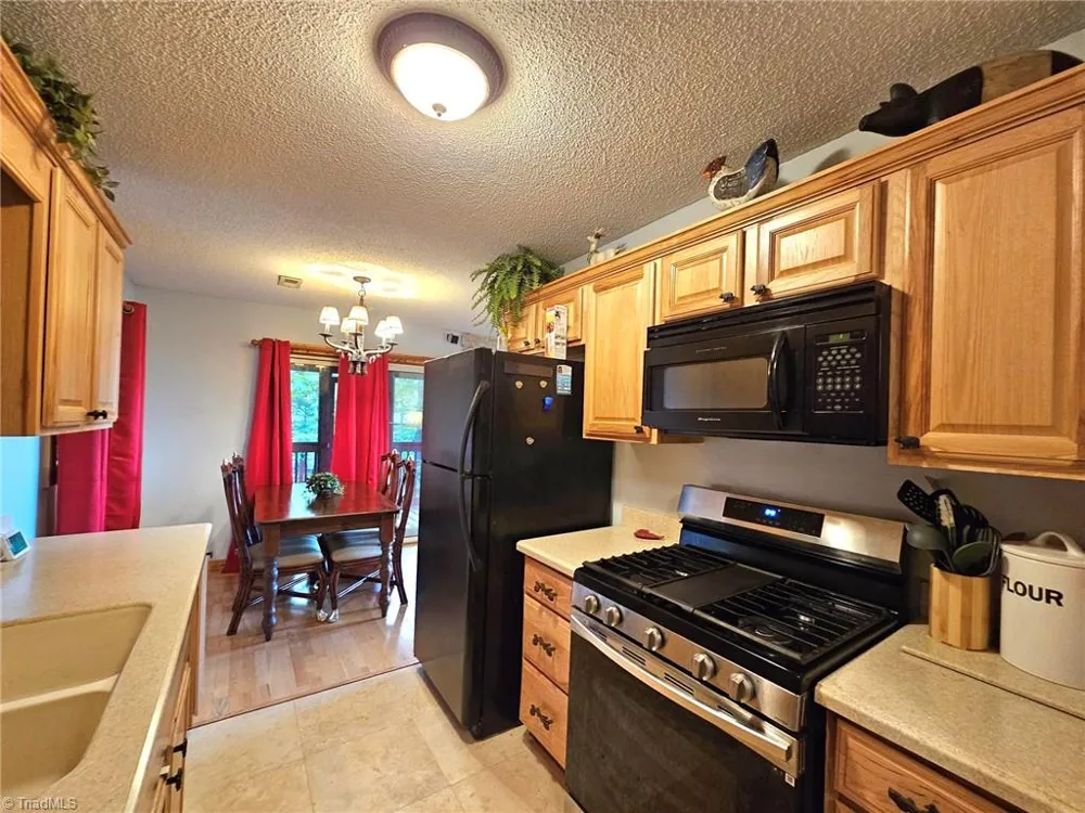 582 Deer Crossing Lane Lenoir, NC 28645