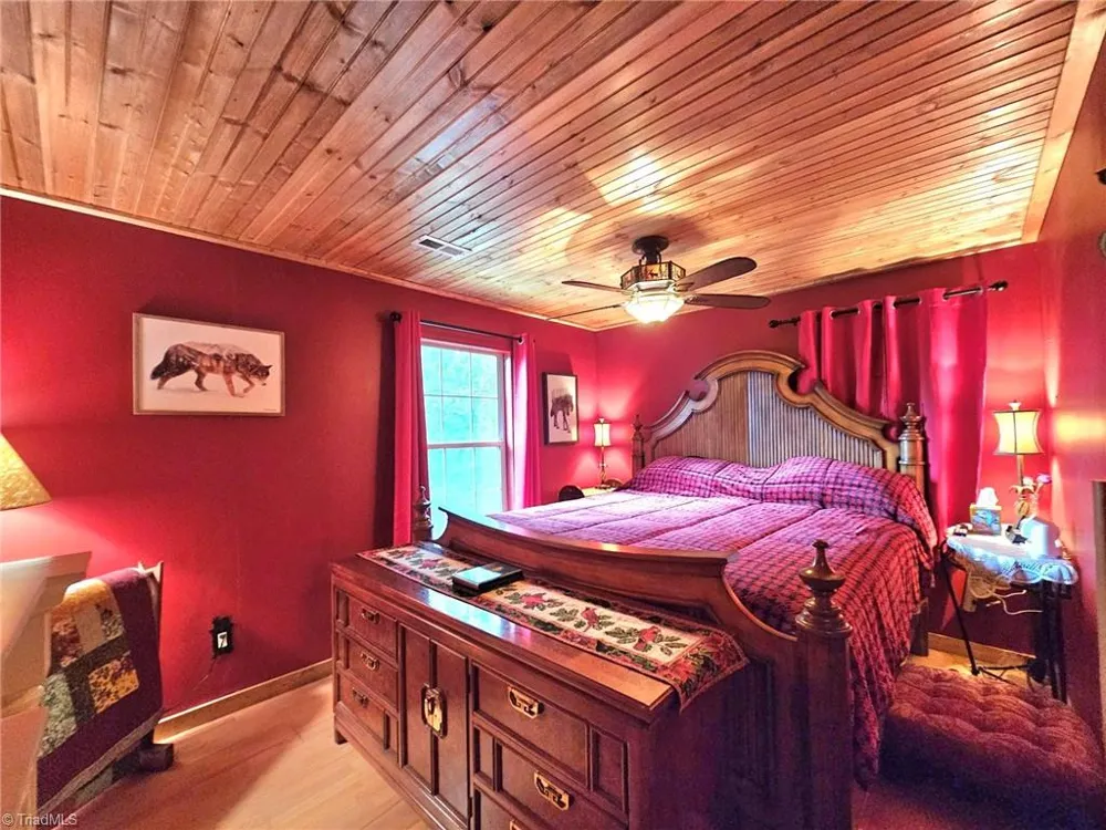 582 Deer Crossing Lane Lenoir, NC 28645