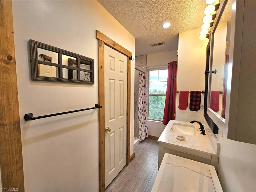 582 Deer Crossing Lane Lenoir, NC 28645