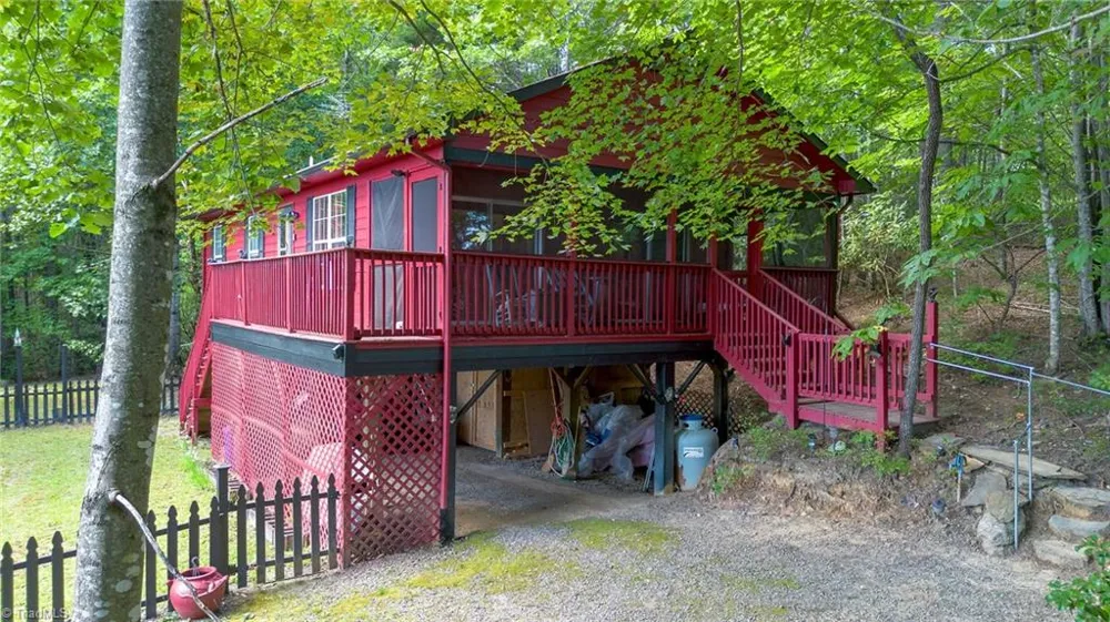 582 Deer Crossing Lane Lenoir, NC 28645