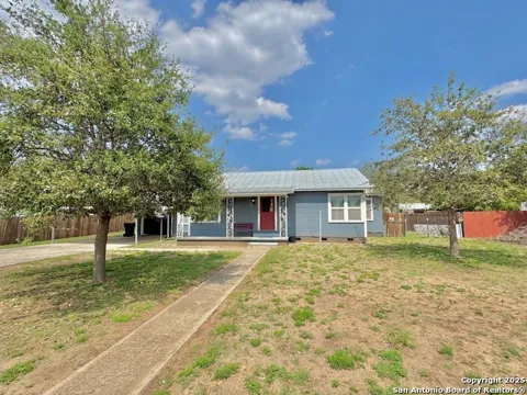 710 W Hondo