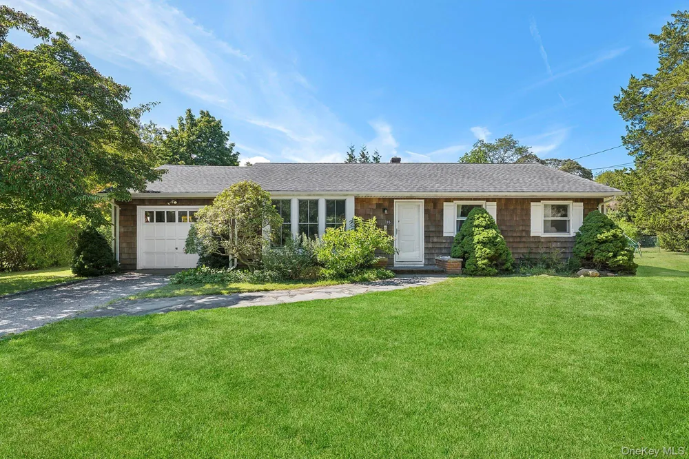 35 Bayberry Lane Sag Harbor, NY 11963