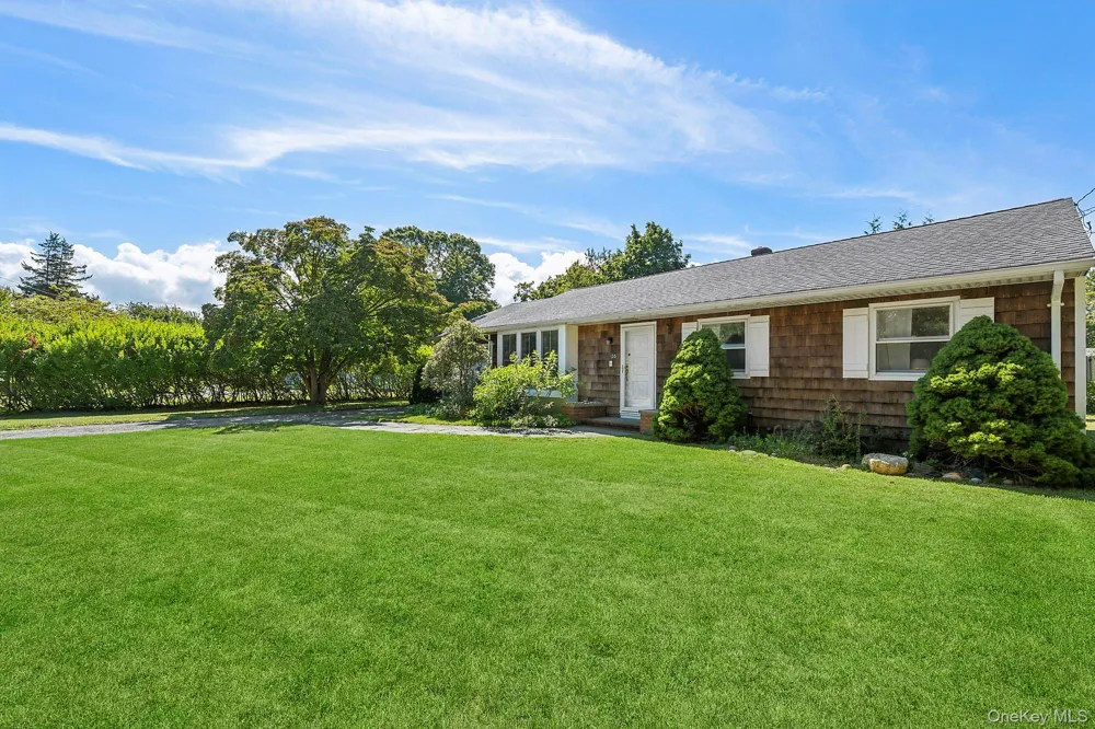 35 Bayberry Lane Sag Harbor, NY 11963