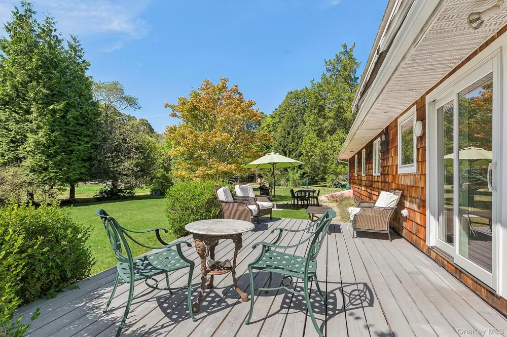 35 Bayberry Lane Sag Harbor, NY 11963