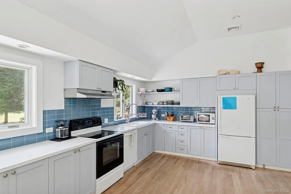 35 Bayberry Lane Sag Harbor, NY 11963