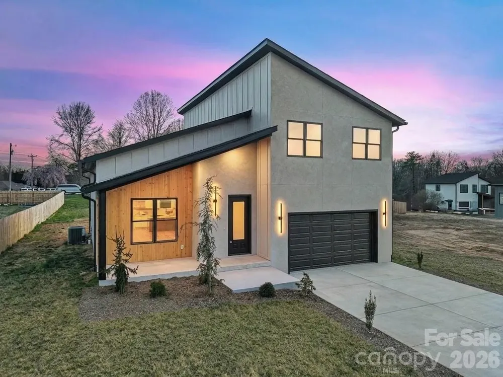 760 New Hope Road Flat Rock, NC 28731