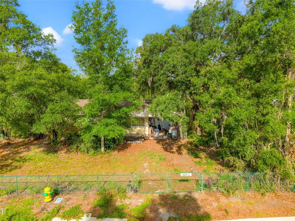3611 W REYNOLDS STREET #1/2 Plant City, FL 33563