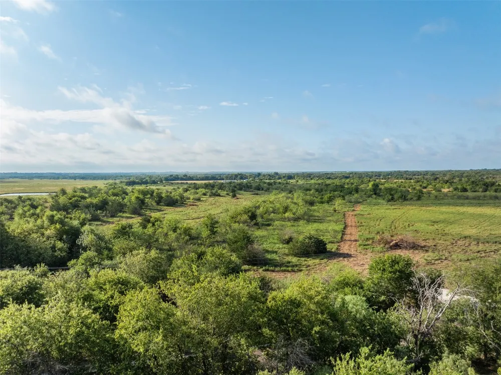 2 LCR 392 Groesbeck, TX 76642