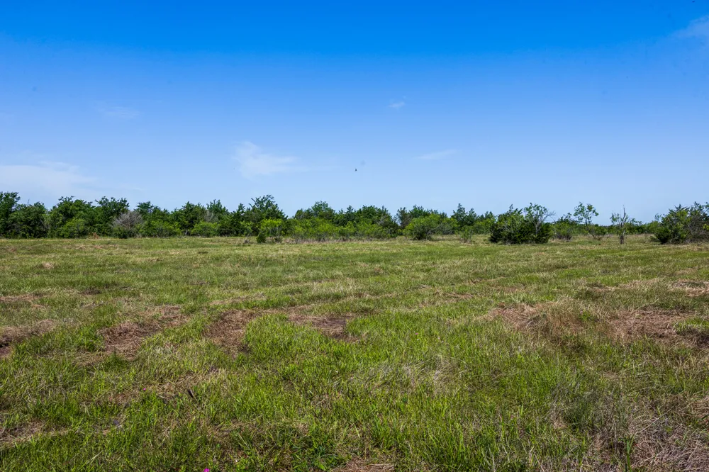 2 LCR 392 Groesbeck, TX 76642