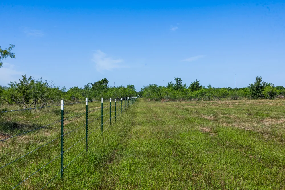 2 LCR 392 Groesbeck, TX 76642