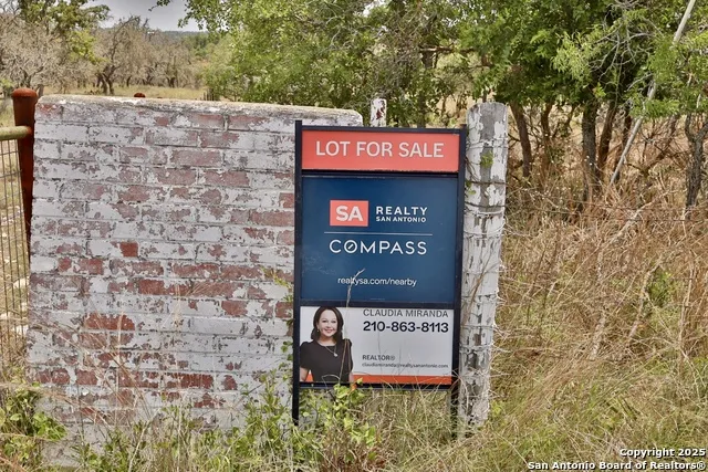 25 Dallas Josie Rd Harper, TX 78631